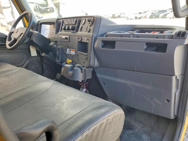 2023 International MV607 BOX Truck