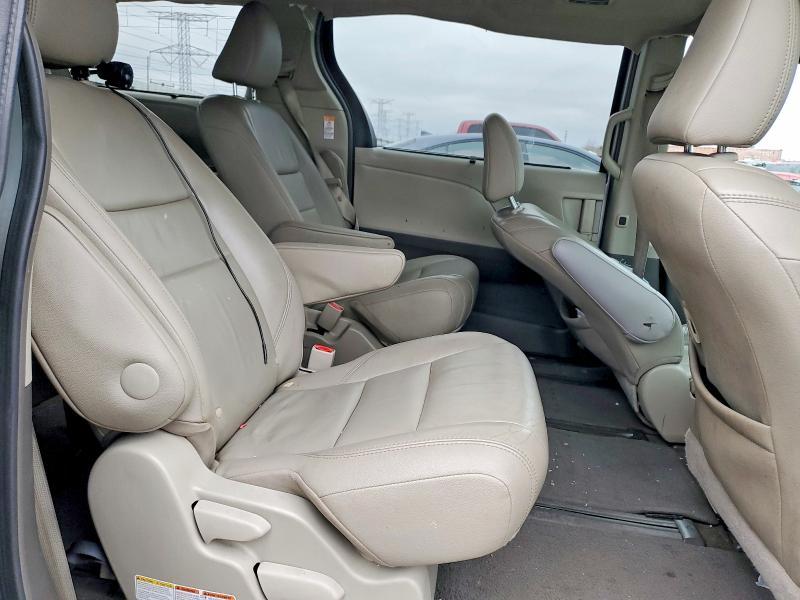 2016 Toyota Sienna xle Premium 7-passenger