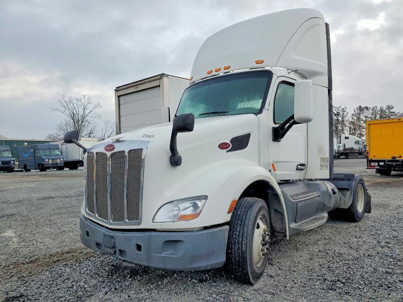 2018 Peterbilt 579 Semi Truck