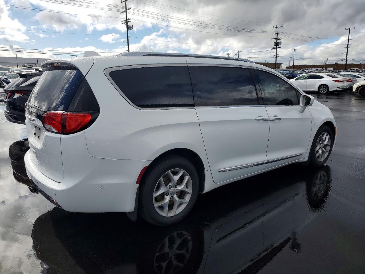 2017 Chrysler Pacifica Touring l Plus