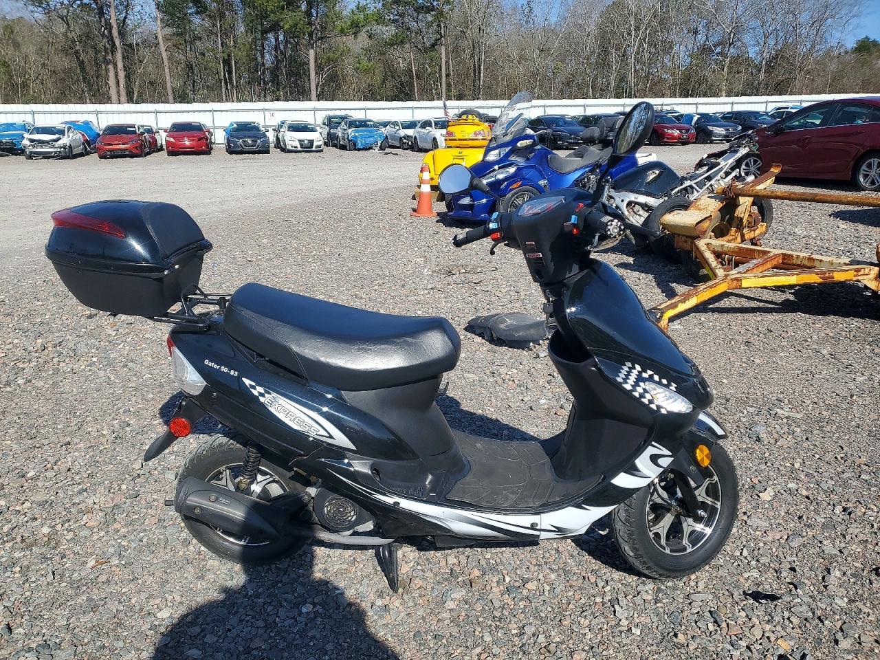 2025 Derb Moped
