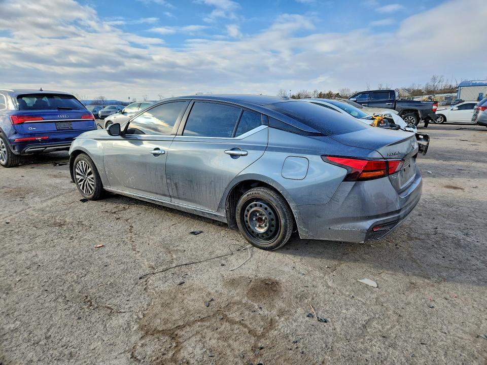 2023 Nissan Altima sv