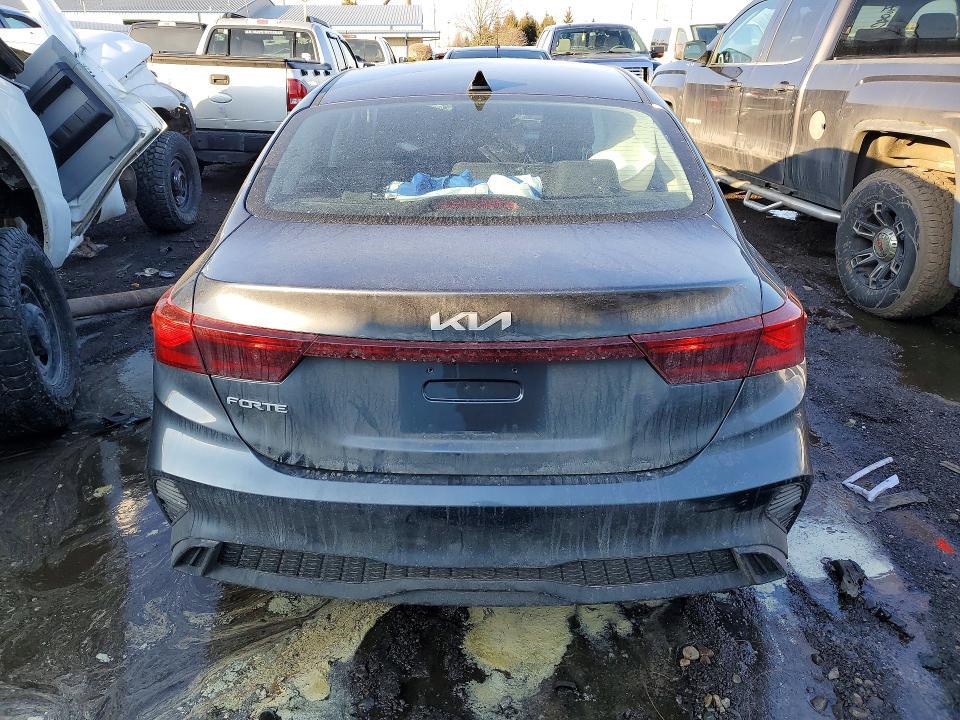 2023 KIA Forte lx