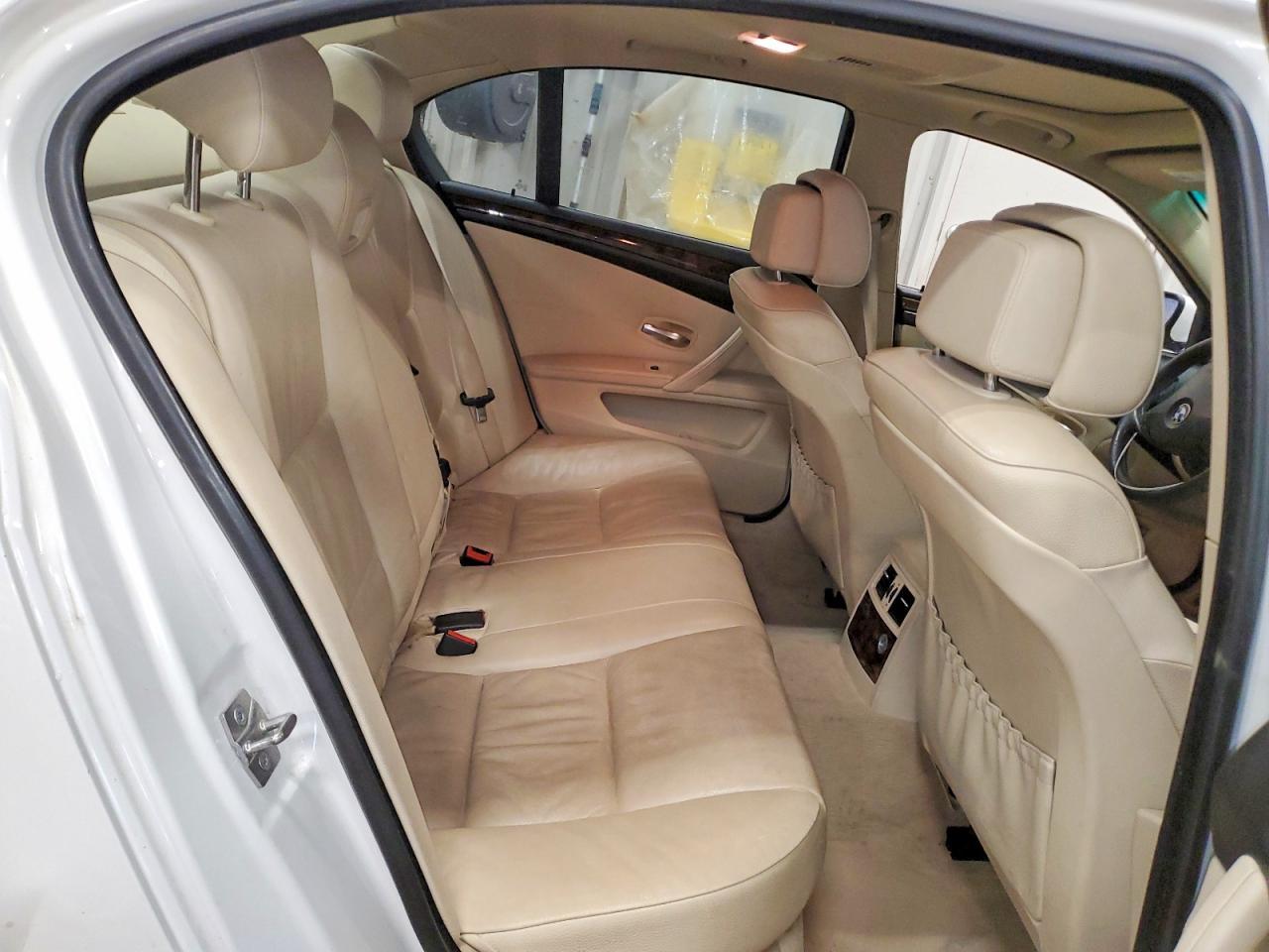 2010 BMW 528 xi
