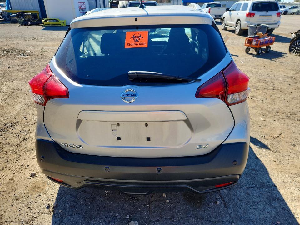 2020 Nissan Kicks sv