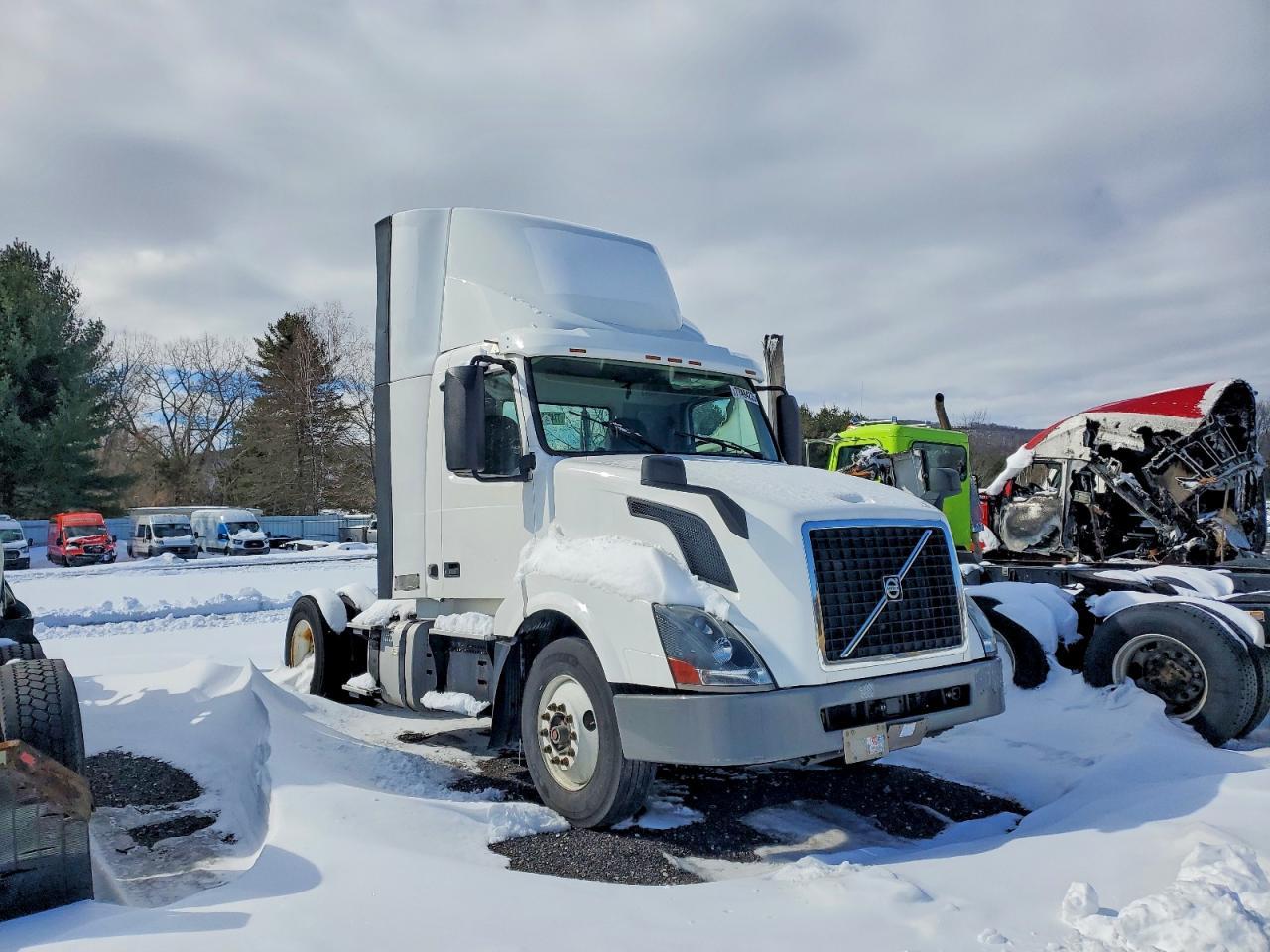 2018 Volvo VNL Semi Truck