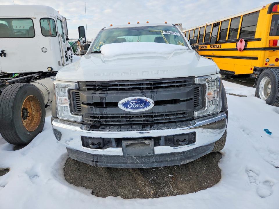 2017 Ford F450 Flatbed Truck