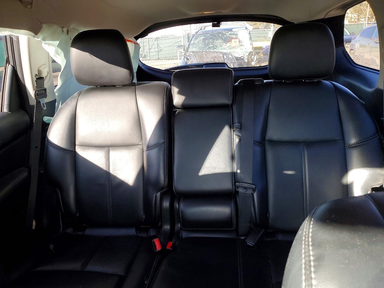 2018 Nissan Pathfinder s