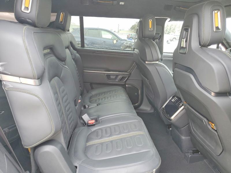 2023 Rivian R1S Adventure