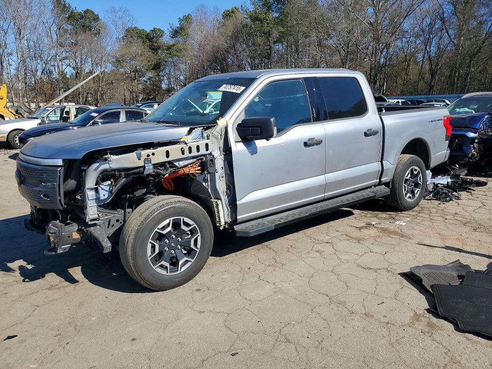 2023 Ford F150 Lightning pro