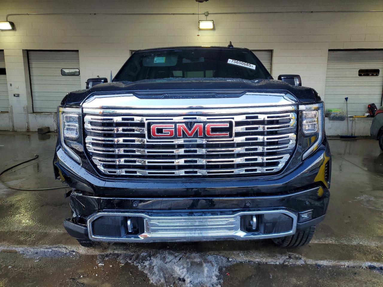 2025 GMC Sierra K1500 Denali