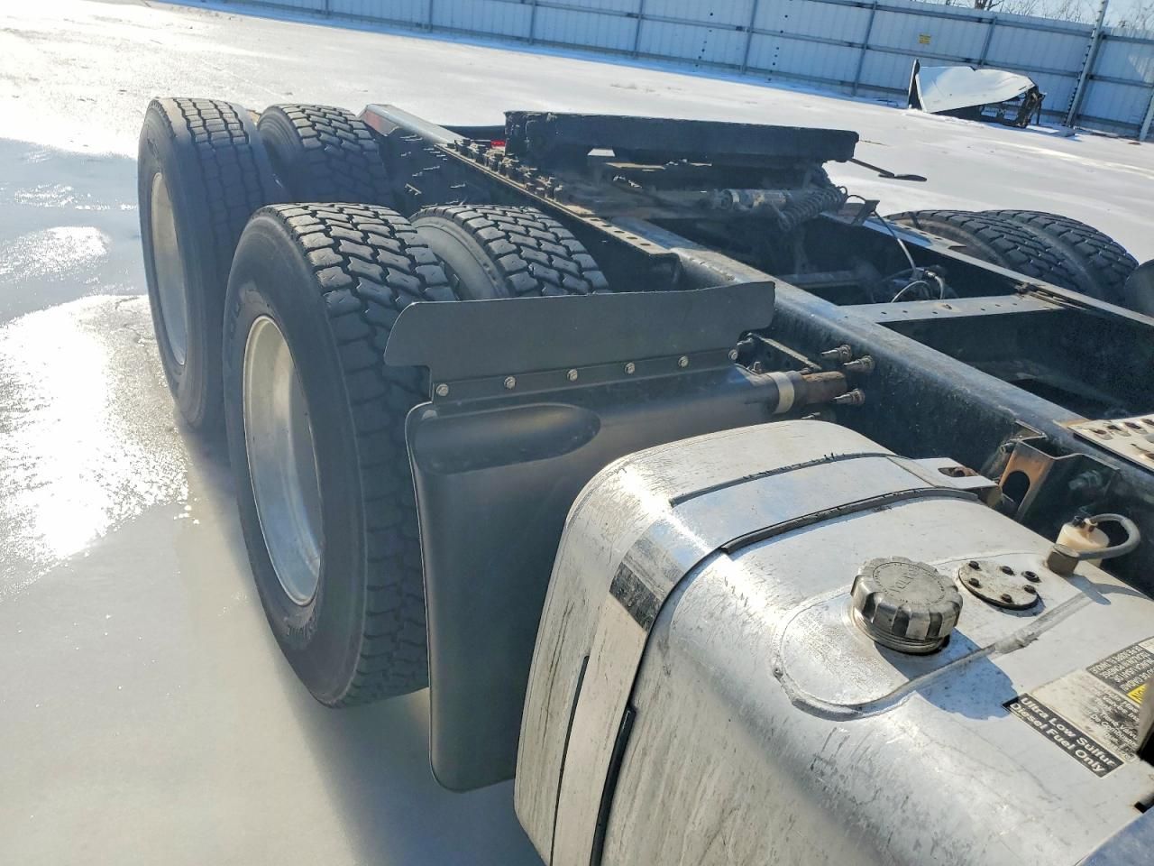 2020 Volvo VNR Semi Truck