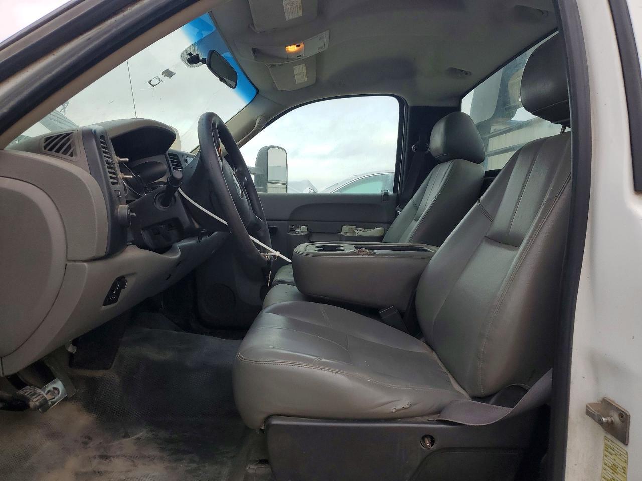 2014 Chev Rolet Silverado Flatbed Truck