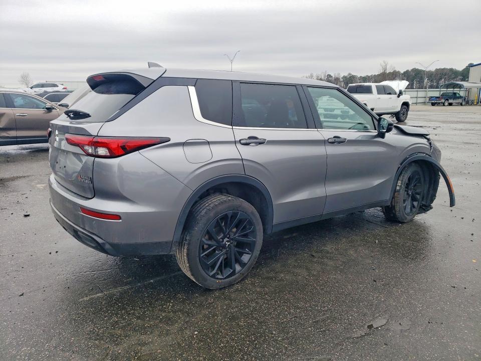 2022 Mitsubishi Outlander se