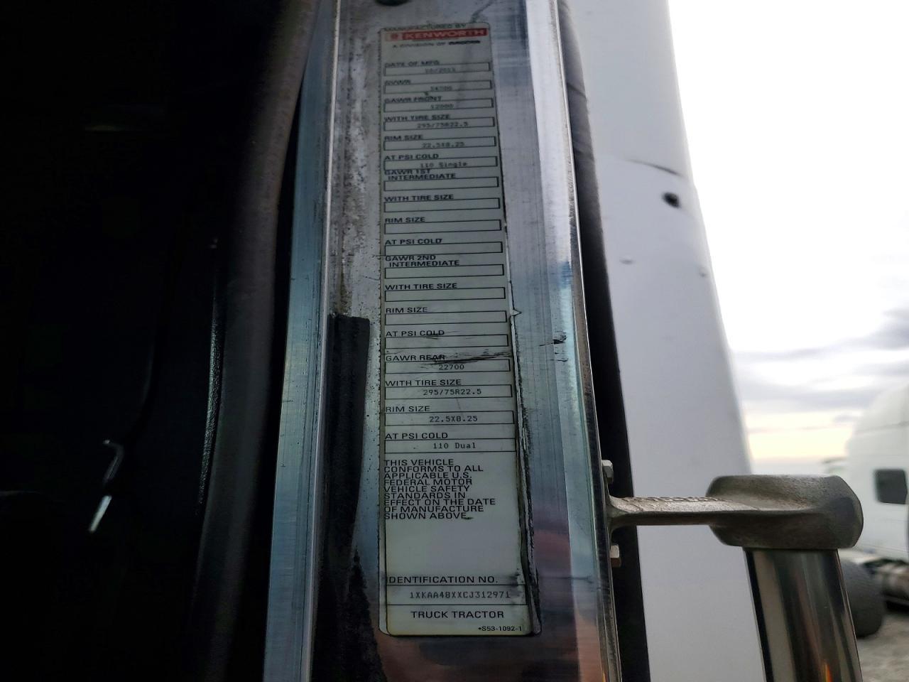 2012 Kenworth T660 Semi Truck