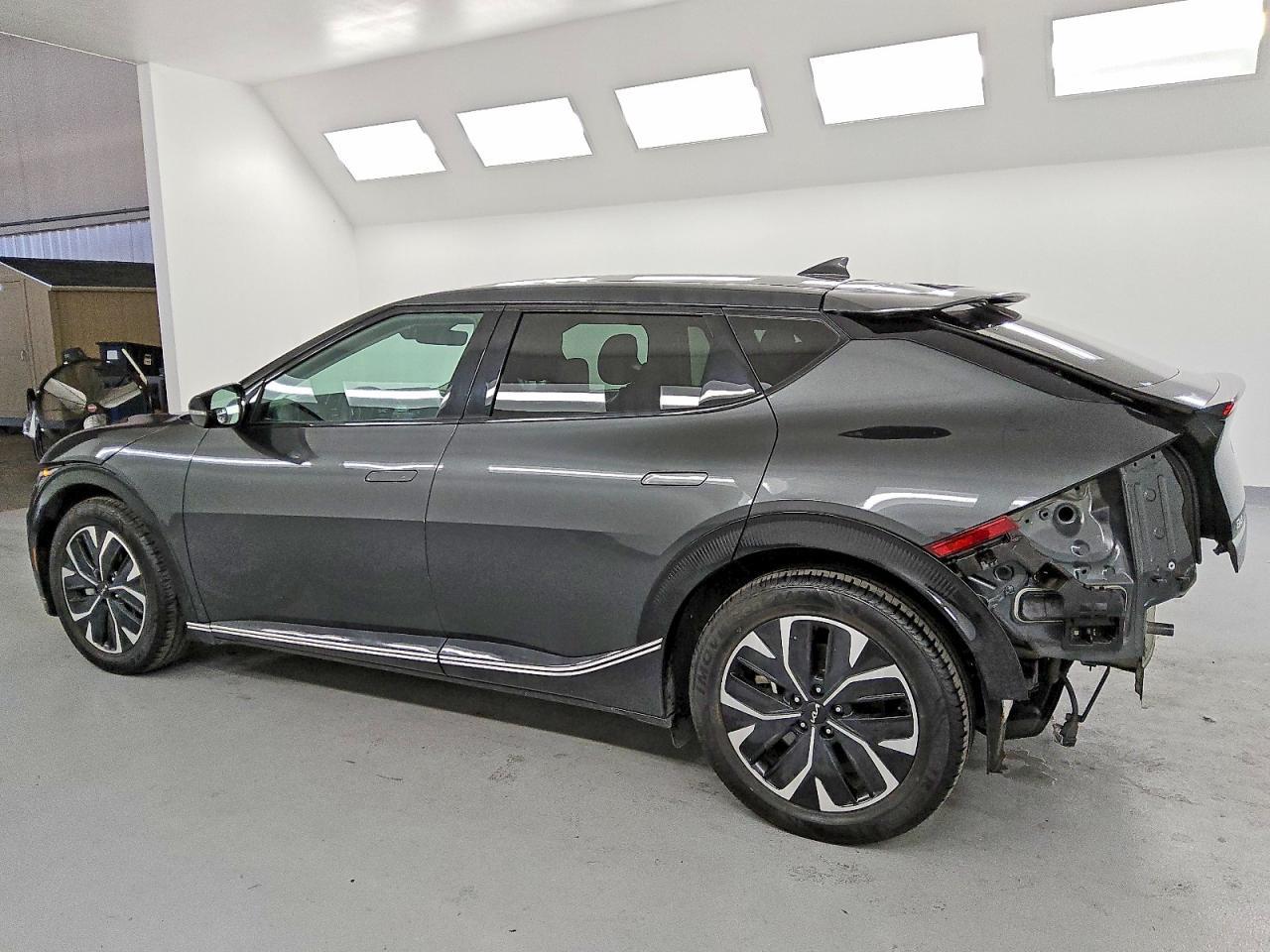 2024 KIA EV6 Light