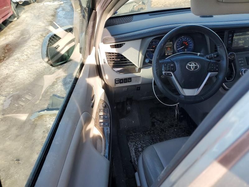 2017 Toyota Sienna xle