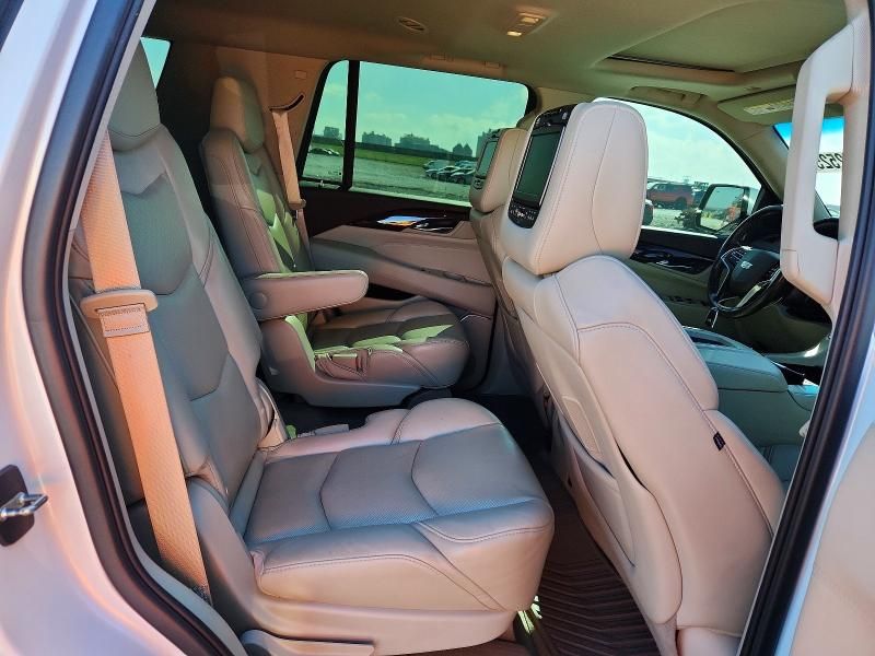 2016 Cadillac Escalade Luxury
