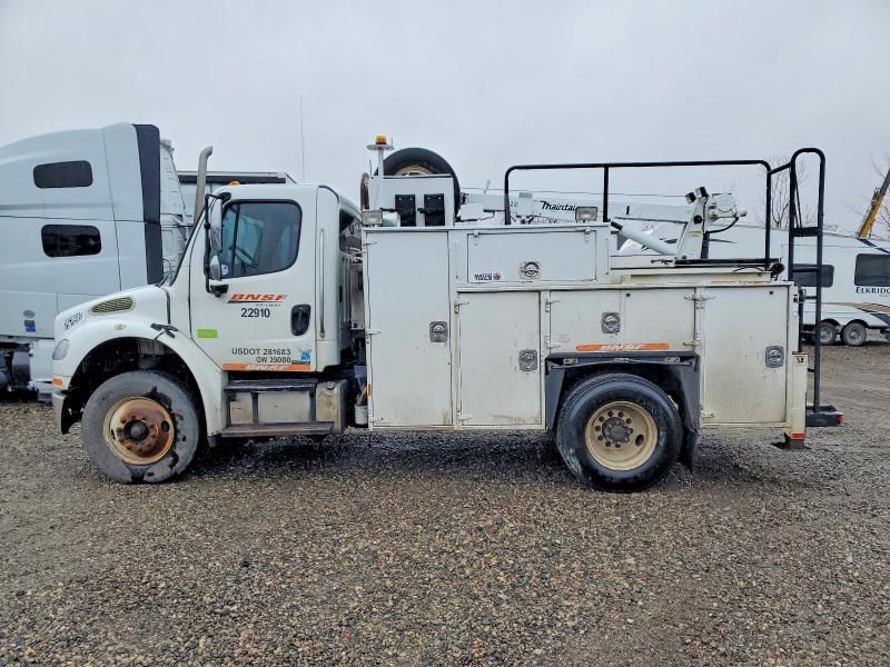 2010 Freightliner Business Class M2 Utility / Service Truck