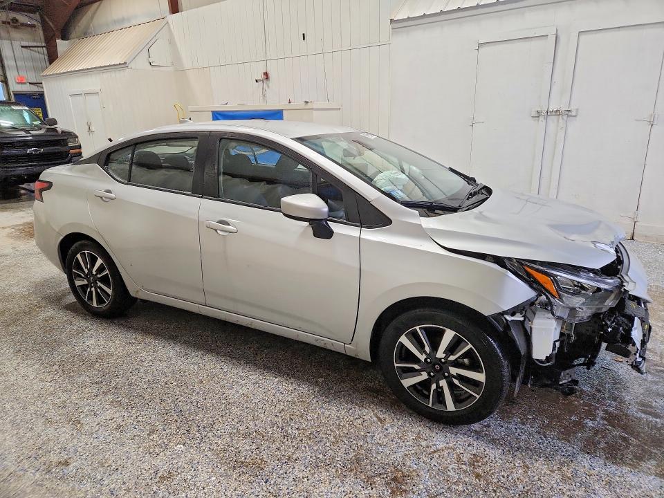 2025 Nissan Versa sv