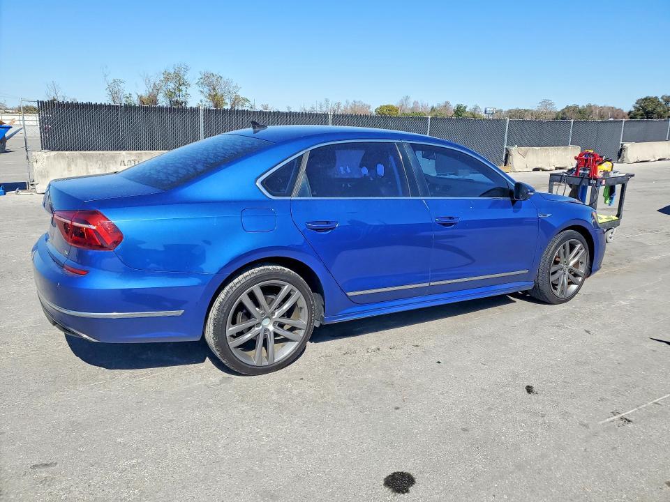 2017 Volkswagen Passat R-line