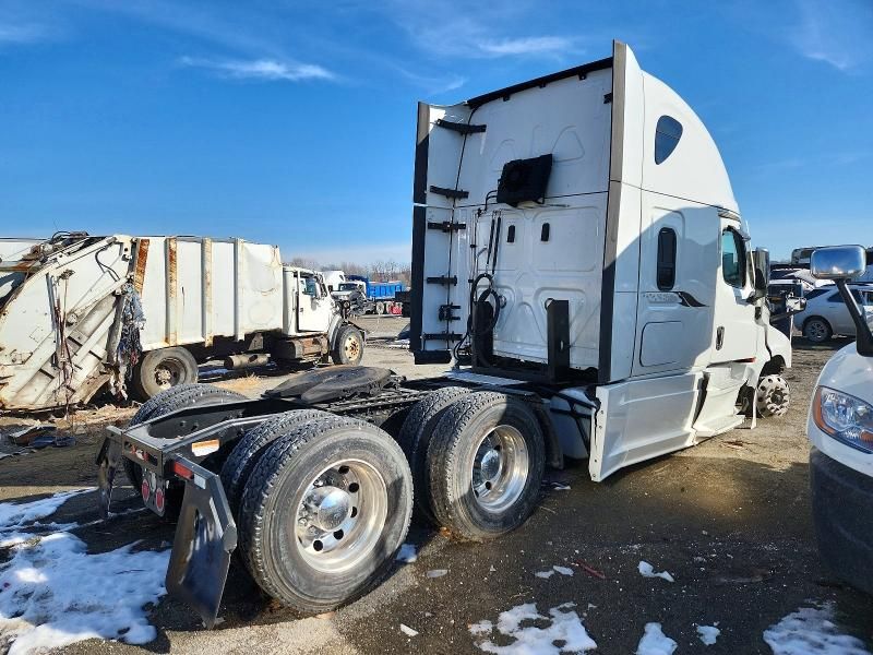 2021 Freightliner Cascadia 126 Semi Truck