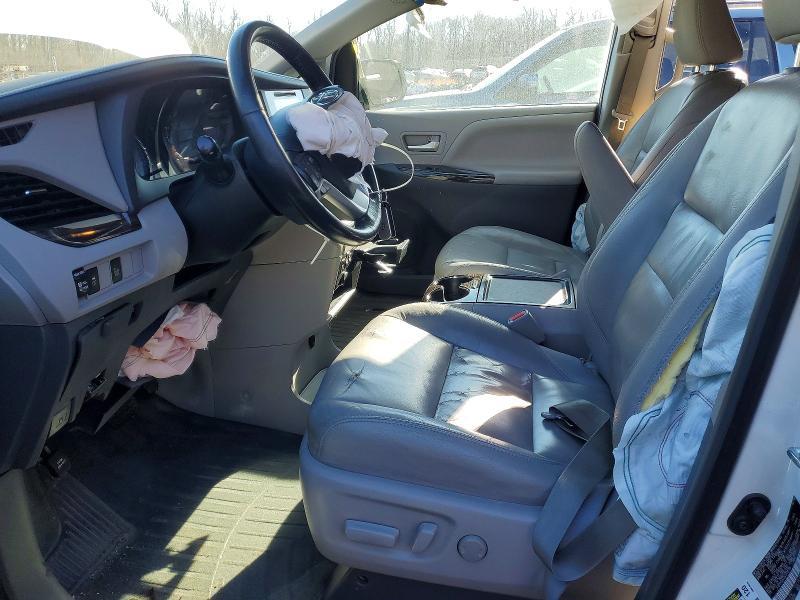 2016 Toyota Sienna xle