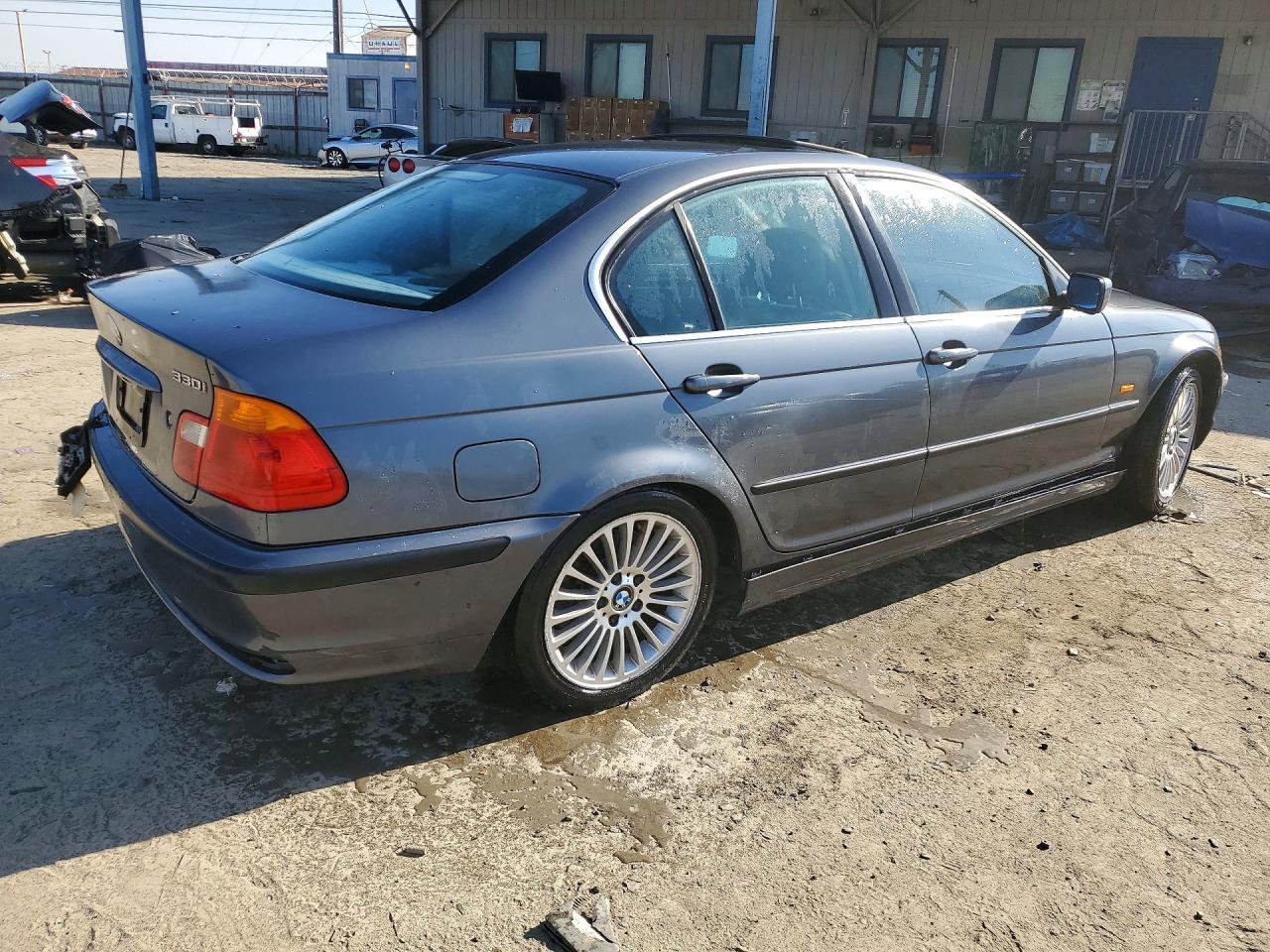 2001 BMW 330 i