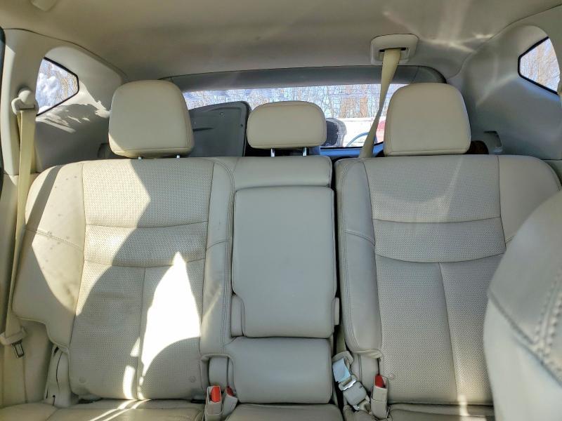 2015 Nissan Murano s