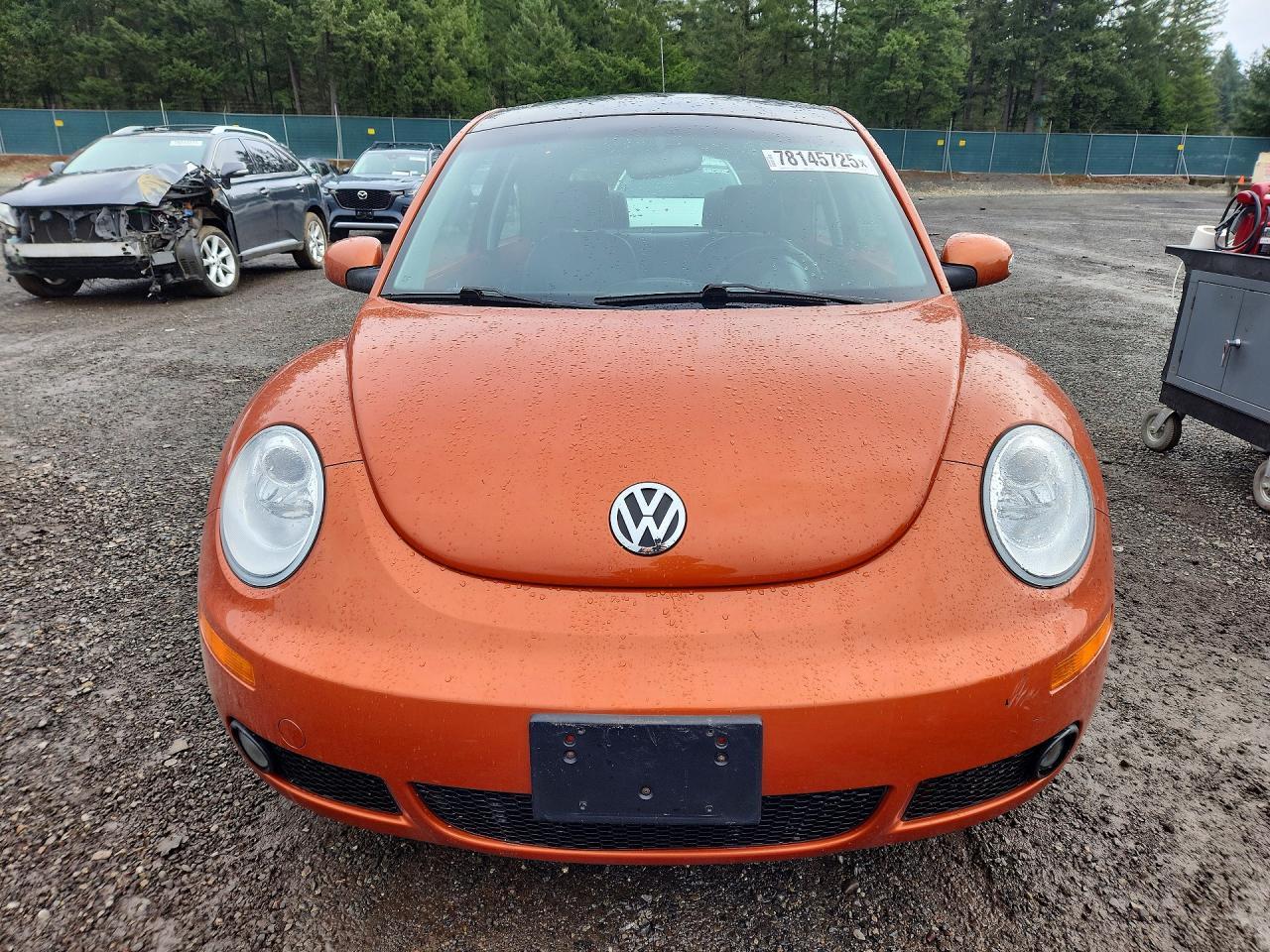 2010 Volkswagen New Beetle