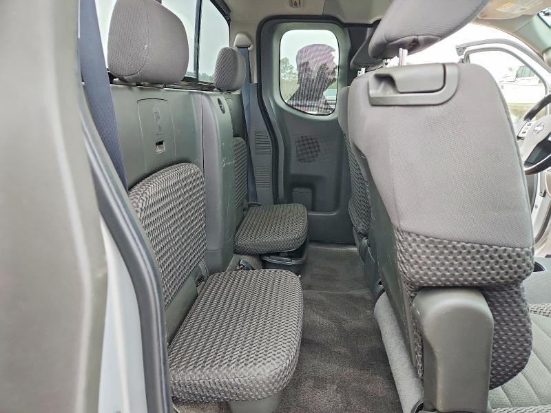 2012 Nissan Frontier sv