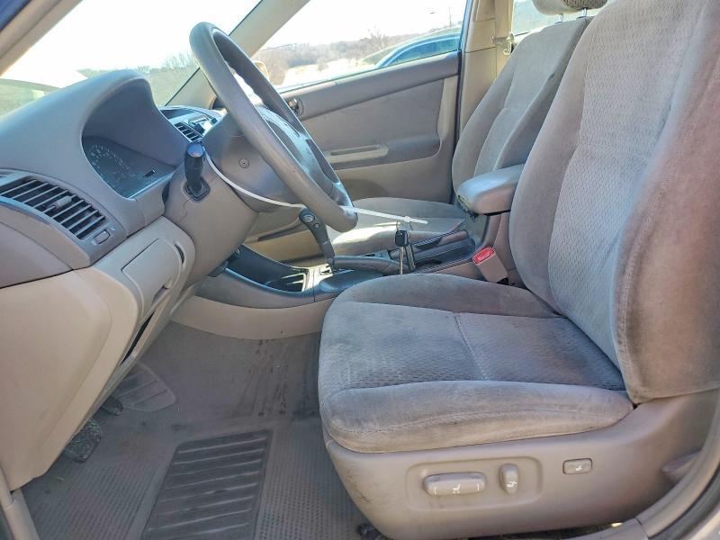 2004 Toyota Camry le