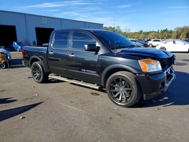 2015 Nissan Titan SV
