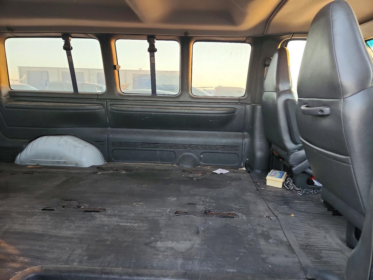 2002 Chevrolet Express G2500
