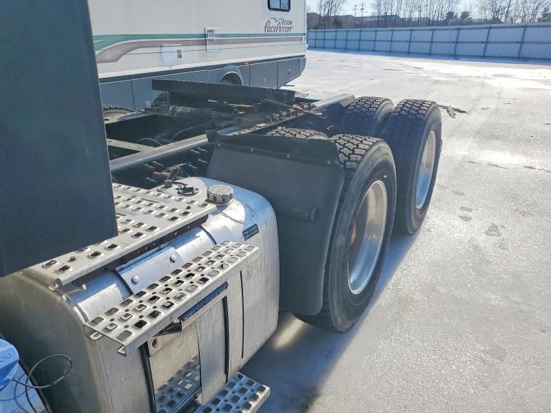 2020 Volvo VNR Semi Truck