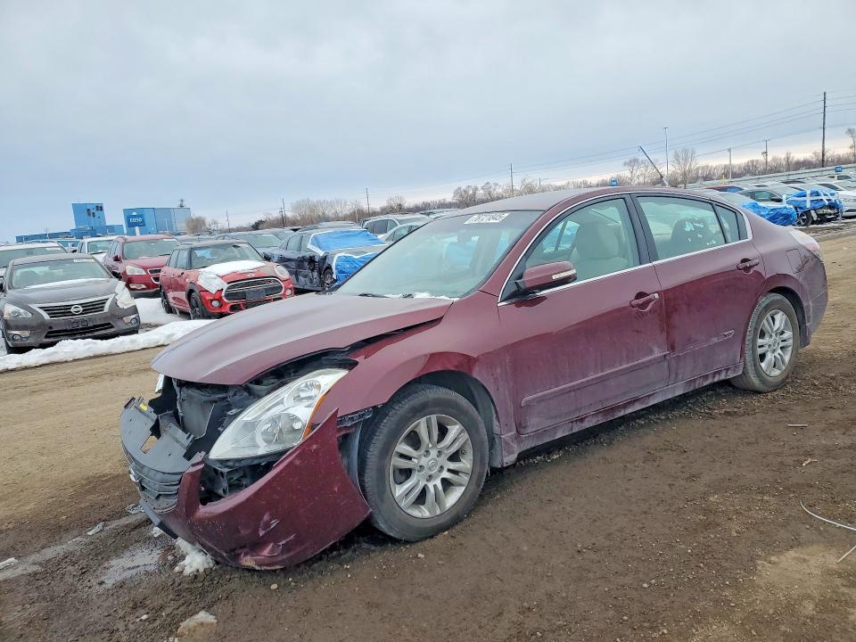 2012 Niss Altima Base