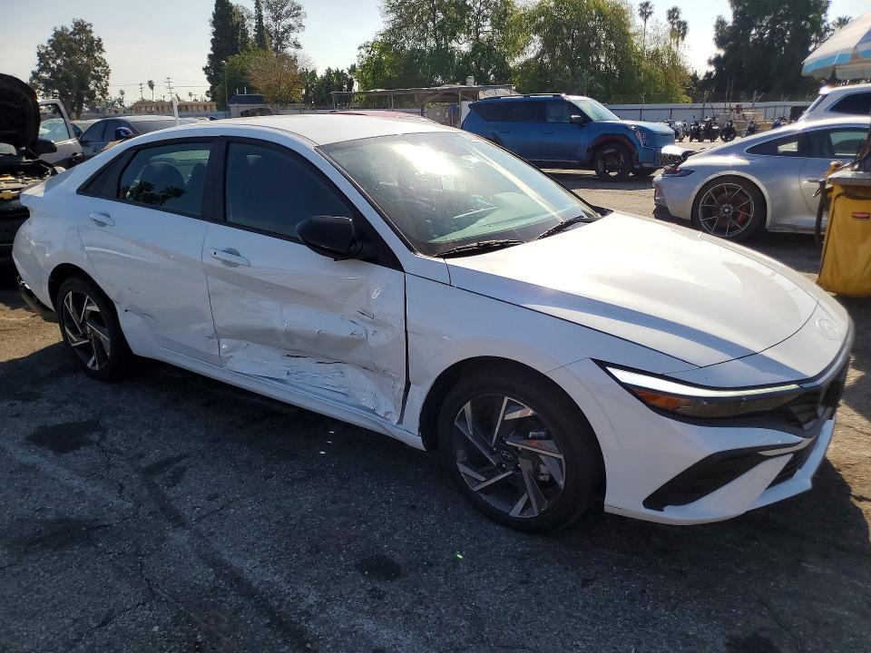 2025 Hyundai Elantra Blue