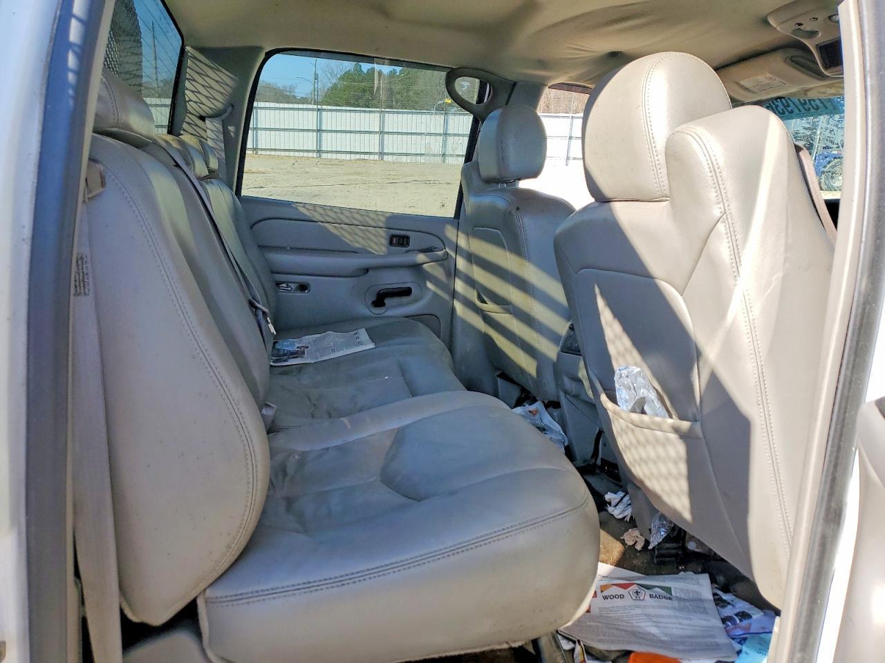 2004 Chev Rolet Silverado 3500 Flatbed Truck