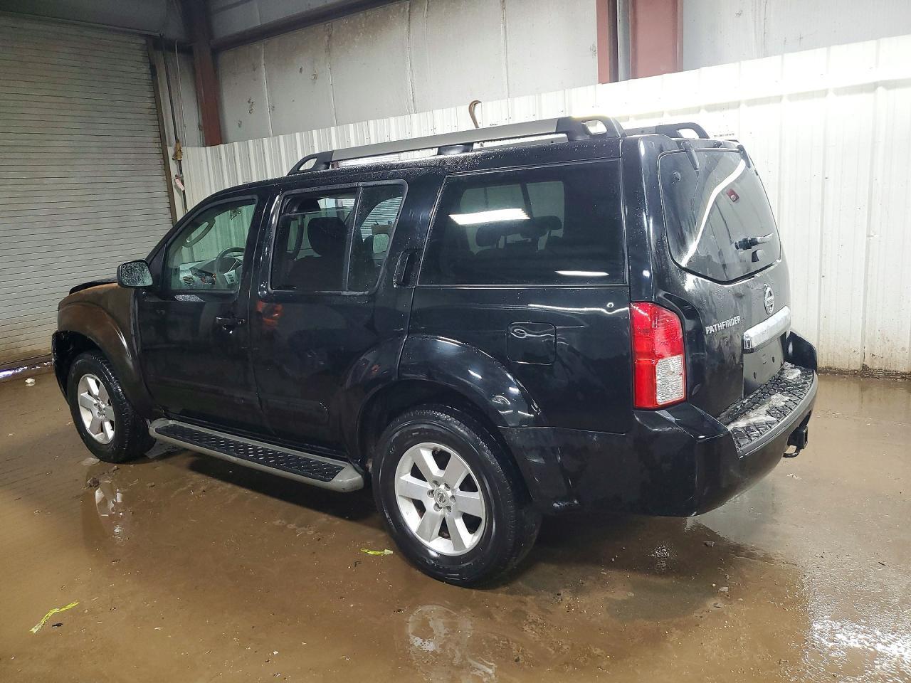 2011 Nissan Pathfinder s