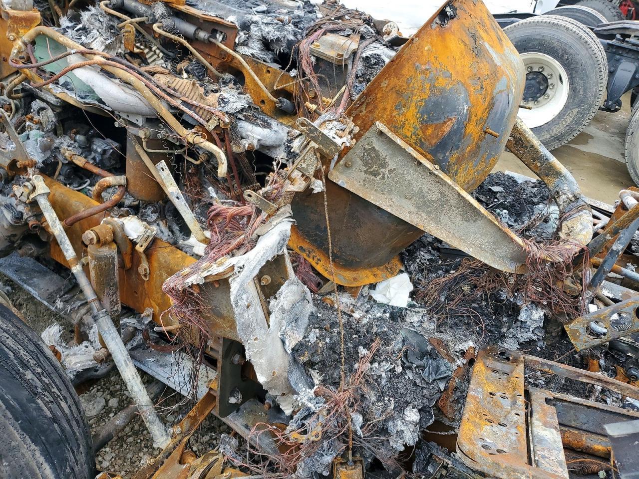 2013 Freigliner 2013 Freightliner Cascadia 125 Semi Truck