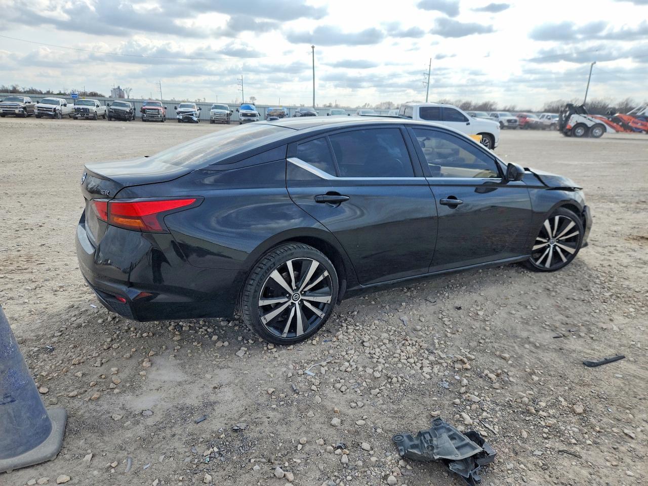 2019 Niss Altima sr