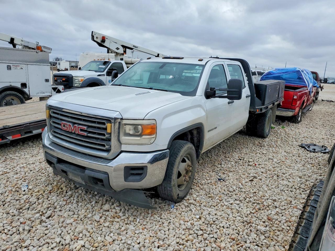 2015 GMC Sierra Flatbed Truck