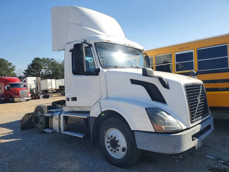 2017 Volvo VNL Semi Truck