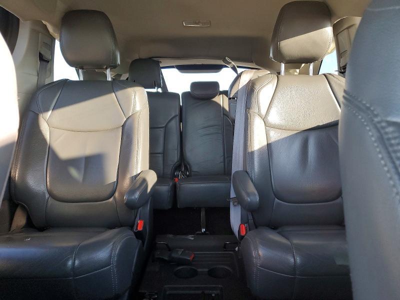 2023 Toyota Sienna le