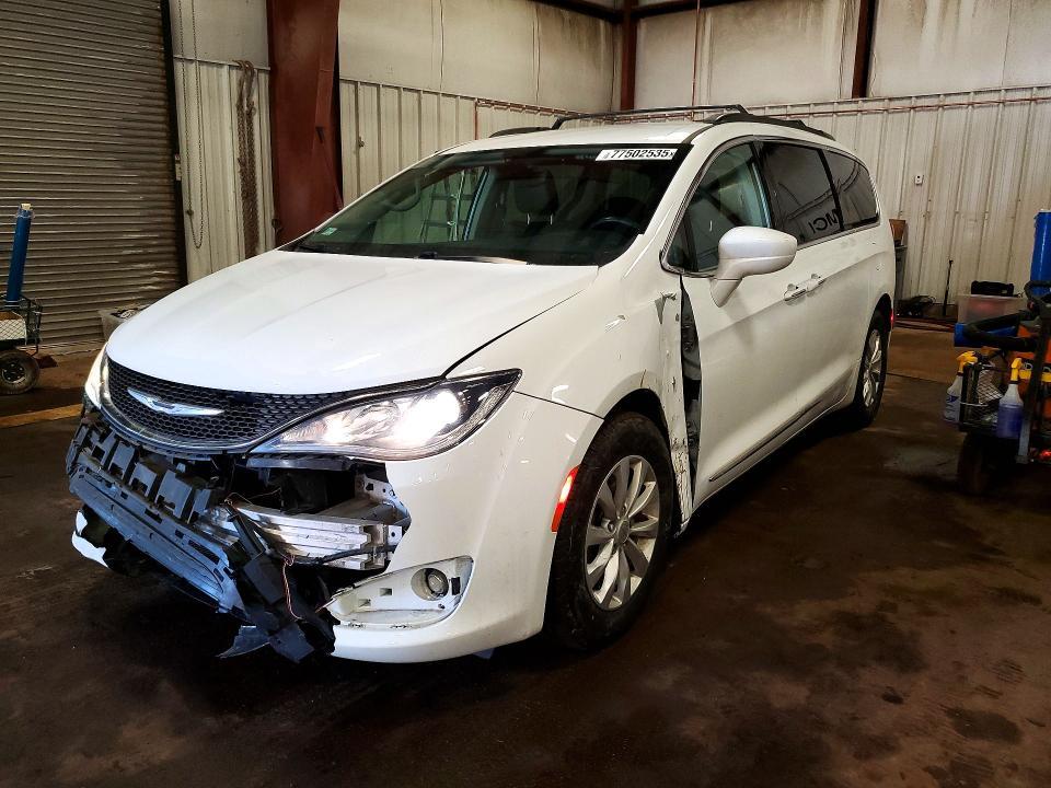 2017 Chrysler Pacifica Touring l