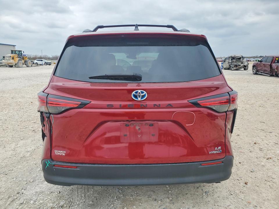 2022 Toyota Sienna le