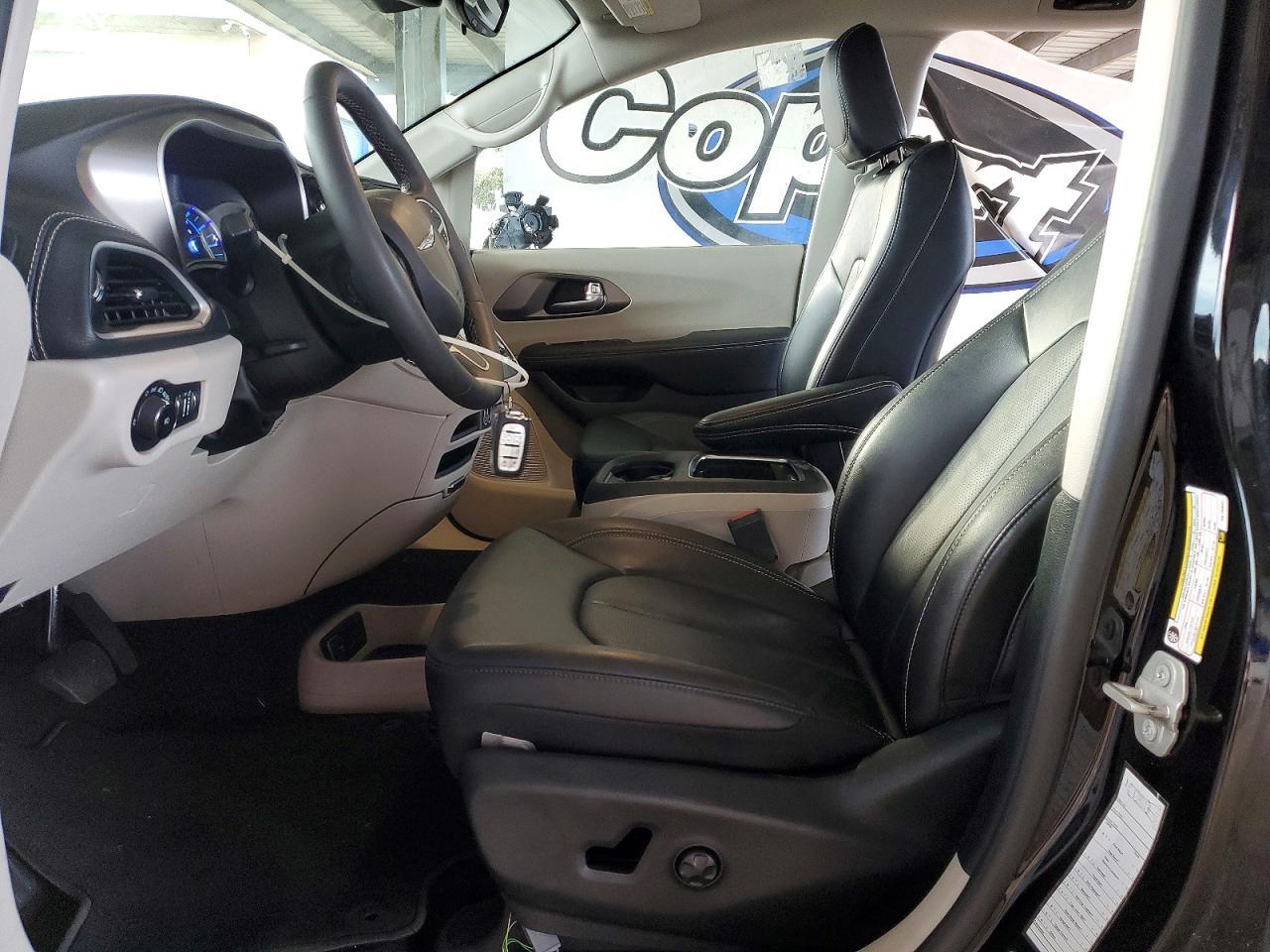 2024 Chrysler Pacifica Hybrid Select
