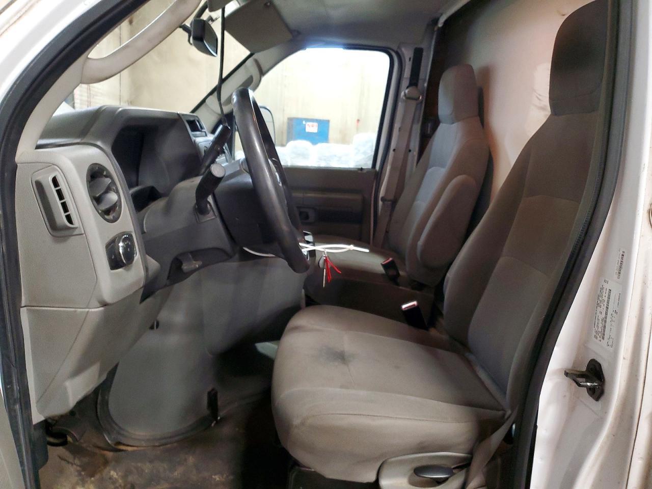 2022 Ford Econoline E450 Super Duty Cutaway Van
