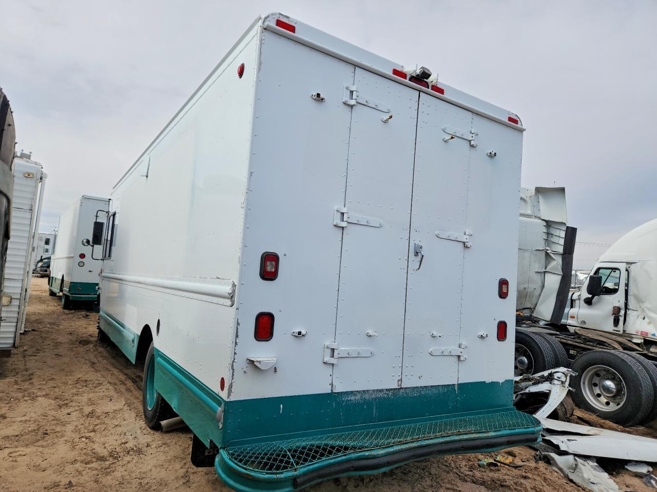2006 Workhorse Custom Chassis 2006 Workhorse W42 Delivery Truck