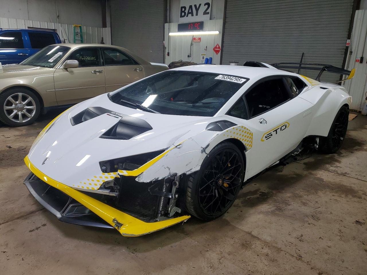 2022 Lamborghini Huracan sto